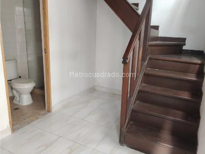 Apartaestudio en arriendo en Campo Valdes, Medellín, 32 m² · foto 7 de 9