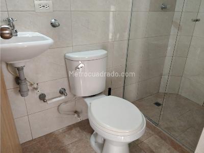 Apartaestudio en arriendo en Campo Valdes, Medellín, 32 m² · foto 8 de 9
