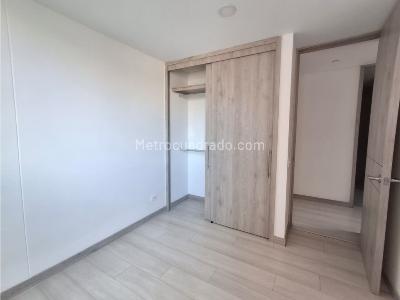 Apartamento en venta en Prados De Sabaneta, Sabaneta · foto 5 de 17