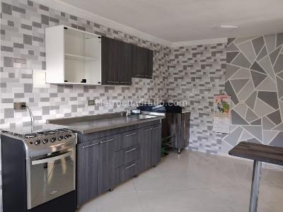 Casa de 2 alcobas en venta en Manrique, Medellín, 69 m² · foto 2 de 9