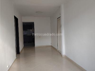 Casa de 2 alcobas en venta en Manrique, Medellín, 69 m² · foto 4 de 9