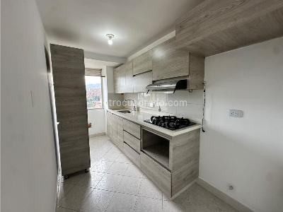 Apartamento en arriendo en Belen, Medellín · foto 2 de 10