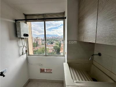 Apartamento en arriendo en Belen, Medellín · foto 3 de 10
