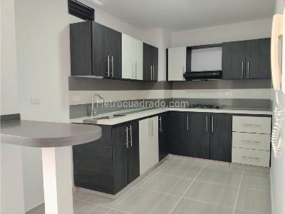 Apartamento en arriendo en La Candelaria, Medellín · foto 2 de 14
