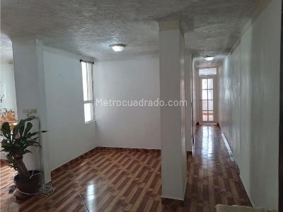 Apartamento de 2 alcobas en arriendo en La Candelaria, Medellín, 55 m² · foto 3 de 9
