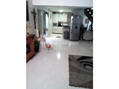 Casa de 4 alcobas en venta en La Magnolia, Envigado, 115 m² · foto 2 de 18