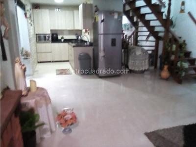 Casa de 4 alcobas en venta en La Magnolia, Envigado, 115 m² · foto 3 de 18