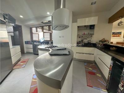 Apartamento de 3 alcobas en venta en Altos De Cabecera, Bucaramanga, 265 m² · foto 9 de 19