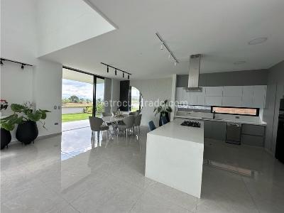 Casa de 4 alcobas en venta en Ruitoque Alto, Floridablanca, 651 m² · foto 4 de 20