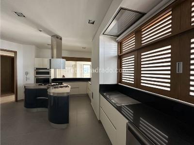 Apartamento de 3 alcobas en venta en Altos De Cabecera, Bucaramanga, 265 m² · foto 6 de 15