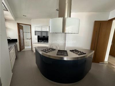 Apartamento de 3 alcobas en venta en Altos De Cabecera, Bucaramanga, 265 m² · foto 7 de 15
