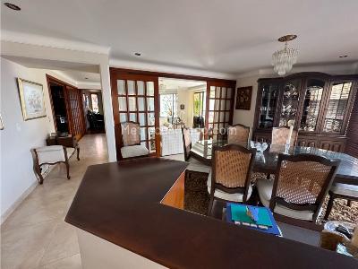 Apartamento de 3 alcobas en venta en Altos De Cabecera, Bucaramanga, 206 m² · foto 2 de 17