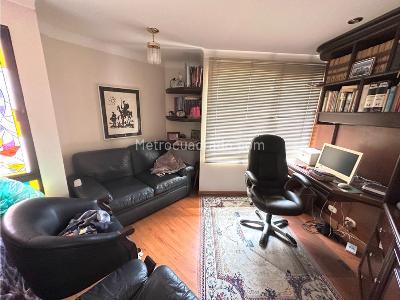 Apartamento de 3 alcobas en venta en Altos De Cabecera, Bucaramanga, 206 m² · foto 7 de 17