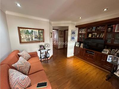 Apartamento de 3 alcobas en venta en Altos De Cabecera, Bucaramanga, 206 m² · foto 8 de 17