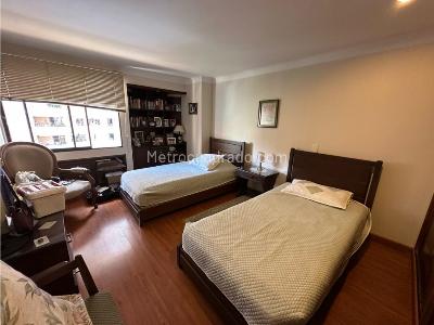 Apartamento de 3 alcobas en venta en Altos De Cabecera, Bucaramanga, 206 m² · foto 11 de 17