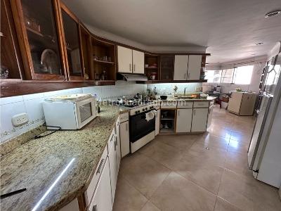 Apartamento de 3 alcobas en venta en Altos De Cabecera, Bucaramanga, 206 m² · foto 12 de 17