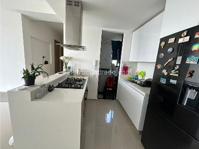 Apartamento de 3 alcobas en venta en Flora, Bucaramanga, 87 m² · foto 3 de 11