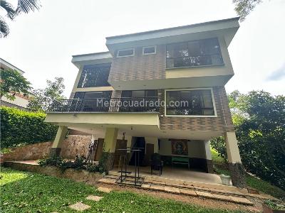 Casa de 4 alcobas en venta en Menzuli 37, Bucaramanga, 695 m² · foto 1 de 20