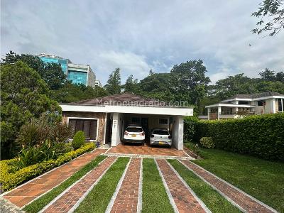 Casa de 4 alcobas en venta en Menzuli 37, Bucaramanga, 695 m² · foto 2 de 20