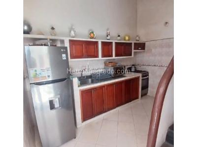 Casa de 5 alcobas en venta en Alarcon, Bucaramanga, 220 m² · foto 5 de 9