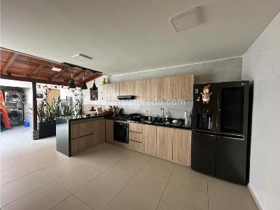 Casa de 4 alcobas en venta en Diamante, Bucaramanga, 210 m² · foto 5 de 14
