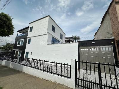 Casa de 5 alcobas en venta en La Victoria, Bucaramanga, 300 m² · foto 3 de 20