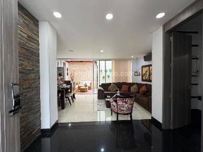 Casa de 3 alcobas en venta en Lagos Del Cacique, Bucaramanga, 226 m² · foto 4 de 19