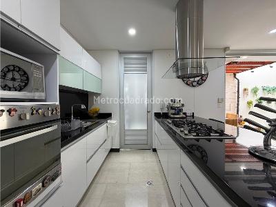 Casa de 3 alcobas en venta en Lagos Del Cacique, Bucaramanga, 226 m² · foto 10 de 19