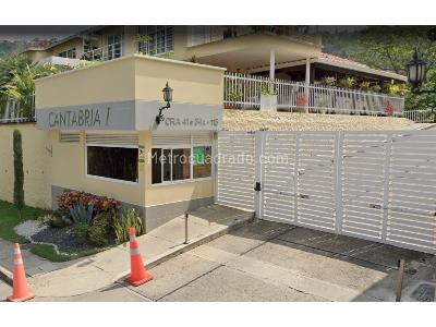Casa de 3 alcobas en venta en Cabecera Del Llano, Bucaramanga, 596 m² · foto 2 de 20
