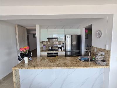 Apartamento de 3 alcobas en venta en Provenza, Bucaramanga, 89 m² · foto 5 de 16
