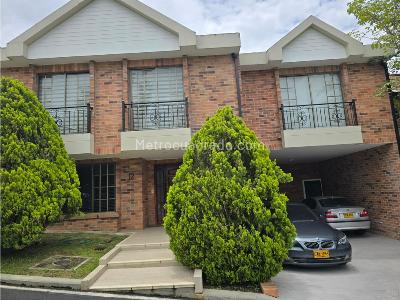 Casa de 5 alcobas en venta en Lagos Del Cacique, Bucaramanga, 300 m² · foto 3 de 20