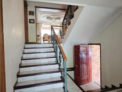 Casa de 5 alcobas en venta en Lagos Del Cacique, Bucaramanga, 300 m² · foto 4 de 20