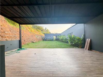 Casa de 4 alcobas en venta en Ruitoque, Bucaramanga, 2000 m² · foto 2 de 18