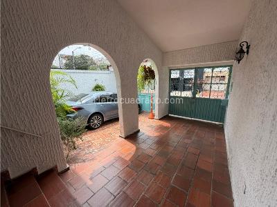 Casa de 5 alcobas en venta en Cabecera, Bucaramanga, 461 m² · foto 5 de 20