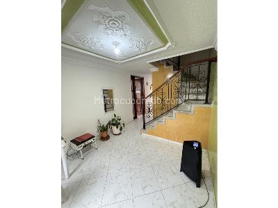 Casa de 3 alcobas en venta en Casco Antiguo, Floridablanca, 150 m² · foto 4 de 16