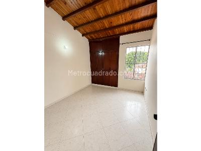 Casa de 3 alcobas en venta en Casco Antiguo, Floridablanca, 150 m² · foto 13 de 16