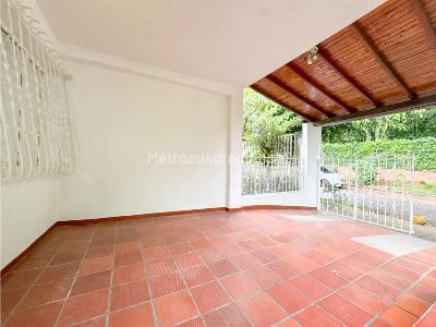 Casa de 5 alcobas en venta en Diamante, Bucaramanga, 195 m² · foto 3 de 14