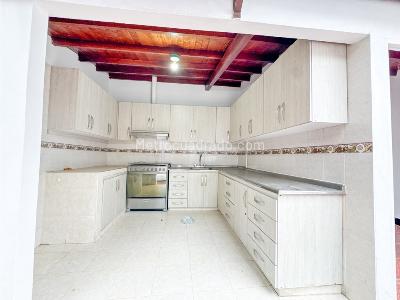 Casa de 5 alcobas en venta en Diamante, Bucaramanga, 195 m² · foto 7 de 14