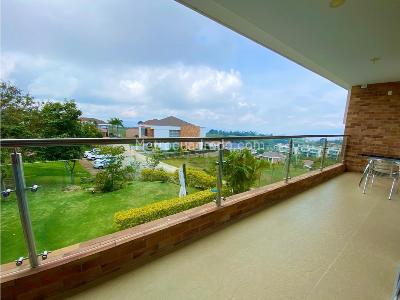 Casa de 4 alcobas en venta en Ruitoque, Bucaramanga, 492 m² · foto 2 de 3