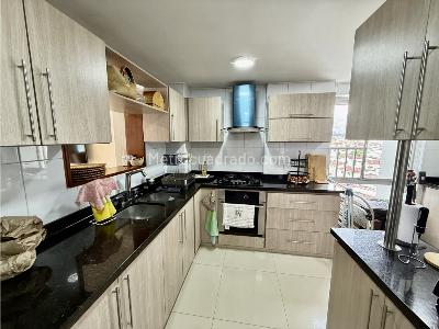 Apartamento de 3 alcobas en venta en El Tejar, Bucaramanga, 119 m² · foto 8 de 20