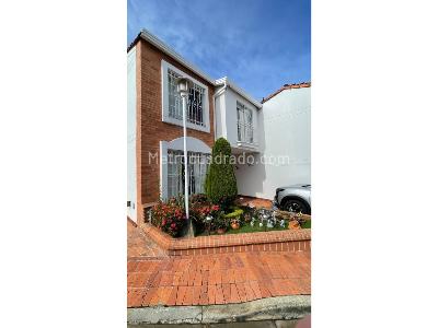 Casa de 3 alcobas en venta en Lagos Del Cacique, Bucaramanga, 150 m² · foto 3 de 20