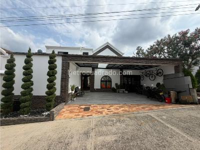 Casa de 4 alcobas en venta en Lagos Del Cacique, Bucaramanga, 270 m² · foto 2 de 19