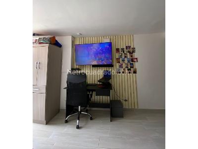 Apartaestudio en venta en Conjunto Residencial Centenari, Bogotá, 23 m² · foto 2 de 10