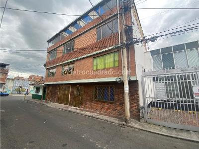 Casa de 5 alcobas en venta en Centro De Funza, Funza, 1176 m² · foto 2 de 20