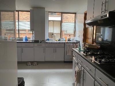 Apartamento de 3 alcobas en venta en Chico Navarra, Bogotá, 185 m² · foto 10 de 13
