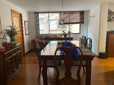 Apartamento de 3 alcobas en venta en Chico Navarra, Bogotá, 185 m² · foto 2 de 13
