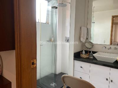 Apartamento de 3 alcobas en venta en Chico Navarra, Bogotá, 185 m² · foto 4 de 13