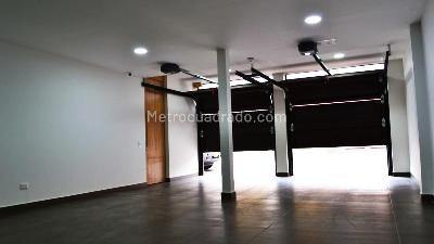 Casa de 5 alcobas en venta en Mandalay, Bogotá, 450 m² · foto 12 de 20