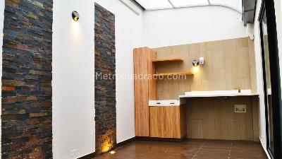 Casa de 5 alcobas en venta en Mandalay, Bogotá, 450 m² · foto 8 de 20
