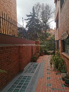 Apartamento de 4 alcobas en venta en Chico Santa Barbara, Bogotá, 230 m² · foto 14 de 20